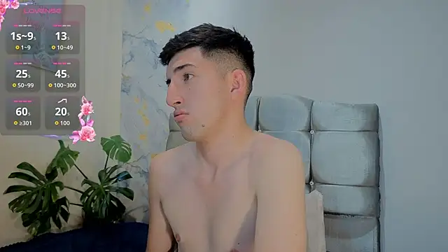 Un_Sluttyy: απευθείας συνομιλία ΧΧΧ