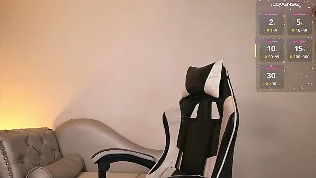 XXX chat uživo modela Velvet_Raze