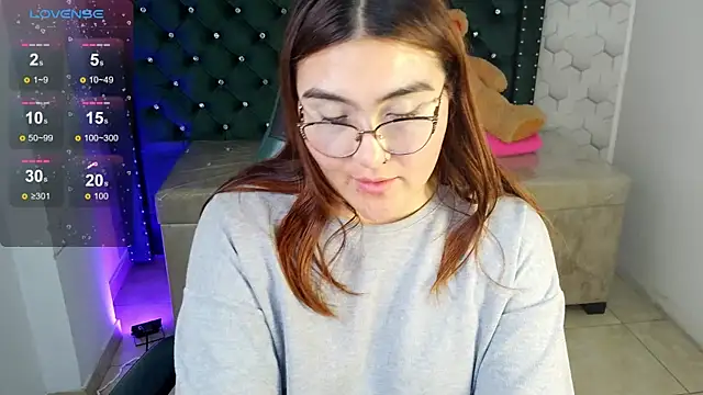 conniejames_m Adlı Modelin Canlı XXX Sohbeti