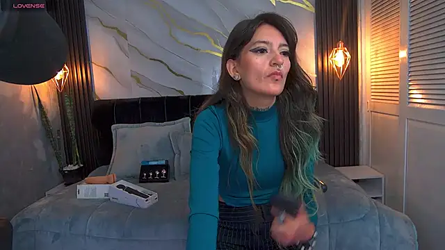 Dark_Dominika Adlı Modelin Canlı XXX Sohbeti