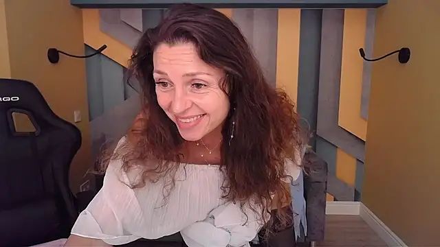 EllaLong's Live XXX Chat