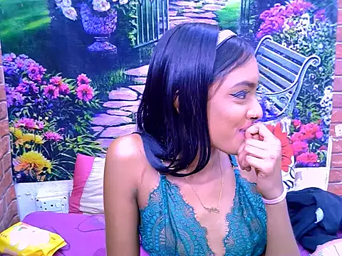 IndianPretty14u2Luv's Live XXX Chat
