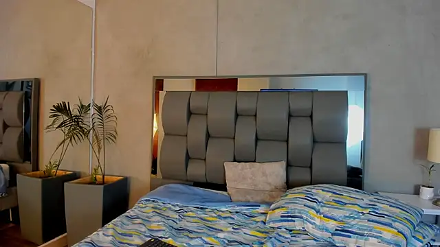 Chat +18 de Charlie___Musk ao vivo