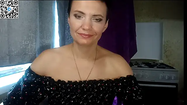 צ'אט XXX בשידור חי של HotMamaQueen234