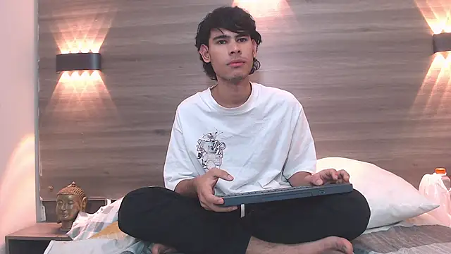 Kevin_Brooks1's Live XXX Chat