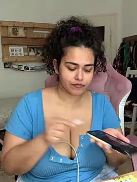 Curvydesifromgermany's Live XXX Chat