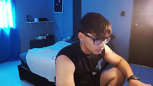 Mr_yisuzz Live XXX Chat