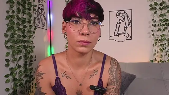 MiaMorgan_ XXX чат на живо