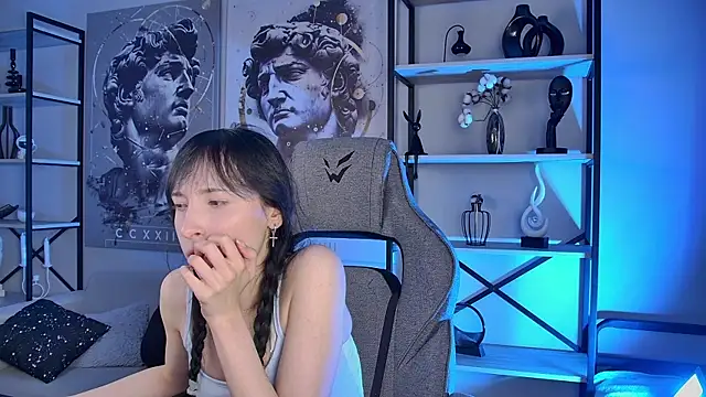 SeraphineSparda's Live XXX Chat