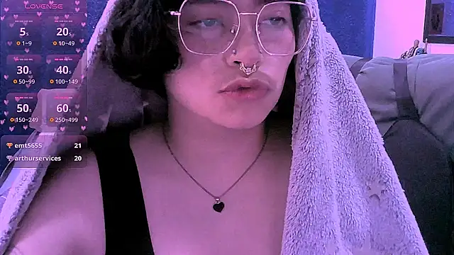 NinaYellow – Live XXX-chat
