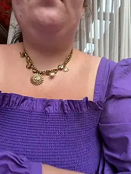 XXX chat uživo modela SummerHoney