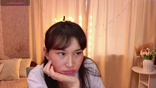 SheilaRare Adlı Modelin Canlı XXX Sohbeti