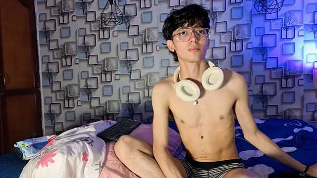 Twink_Sebas7のライブXXXチャット