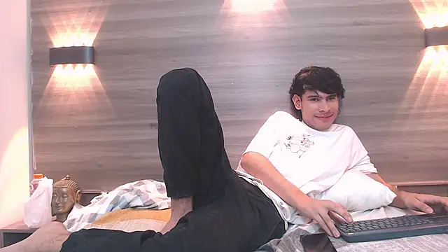 Kevin_Brooks1's Live XXX Chat