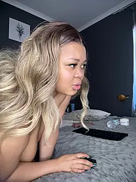 Thick_Ass_Barbiie Adlı Modelin Canlı XXX Sohbeti