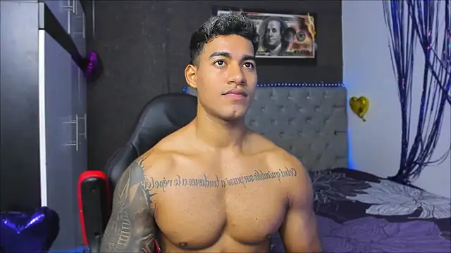 XXX chat uživo modela luigi_hot_