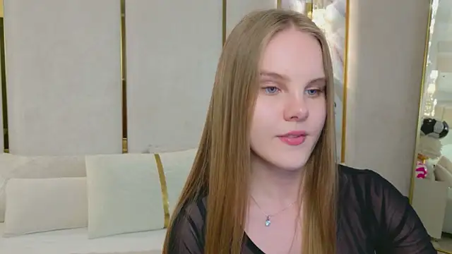 Lili_Lohan 라이브 XXX 채팅