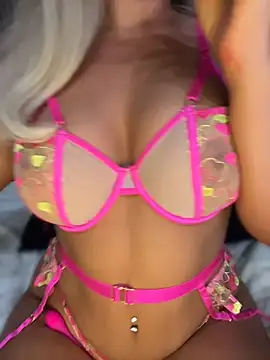 XXX chat uživo modela PinaColaBoom