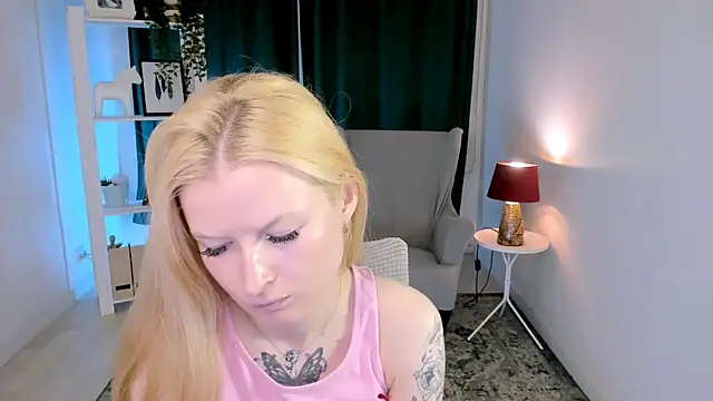 Chat XXX en directo de Laly_Peach