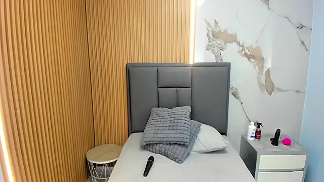 LESLYSIMPSON's Live XXX Chat