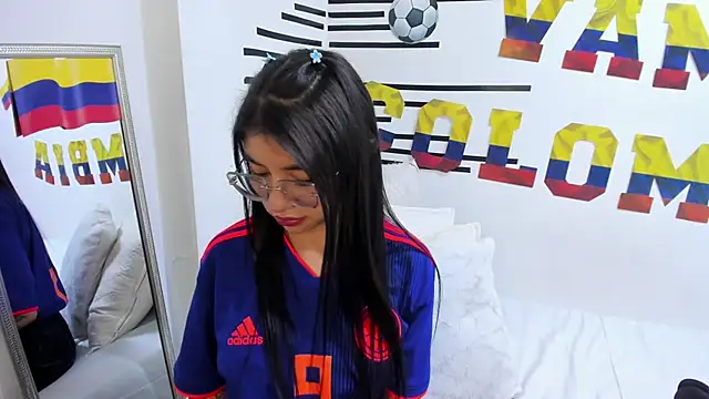 Chat +18 de LindaCatalina_ ao vivo