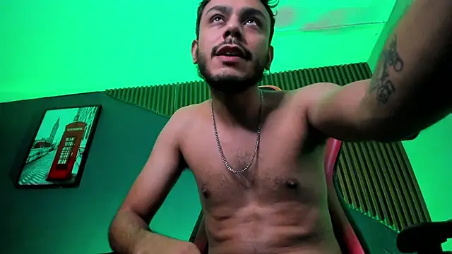 Czat XXX na żywo – Boss_Domiinator