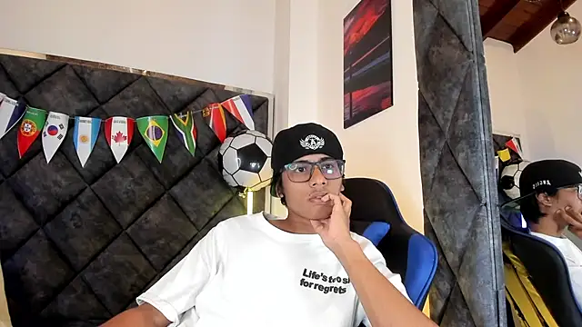 Chat +18 de LiamKron ao vivo