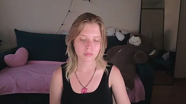 Chat +18 de Viki_Charm ao vivo