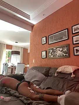 BUNDAHOT22's Live XXX Chat