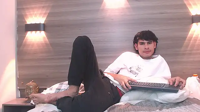 Kevin_Brooks1 Chat XXX in diretta