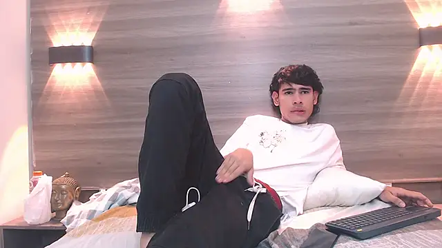 Chat +18 de Kevin_Brooks1 ao vivo