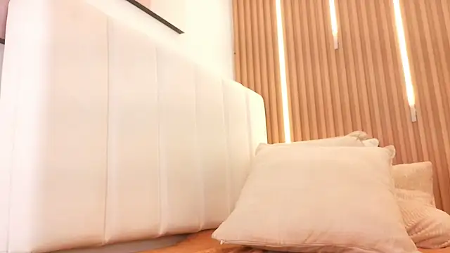 צ'אט XXX בשידור חי של KimSensual_