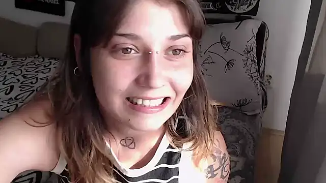 AlienforTwenty Live XXX-chat