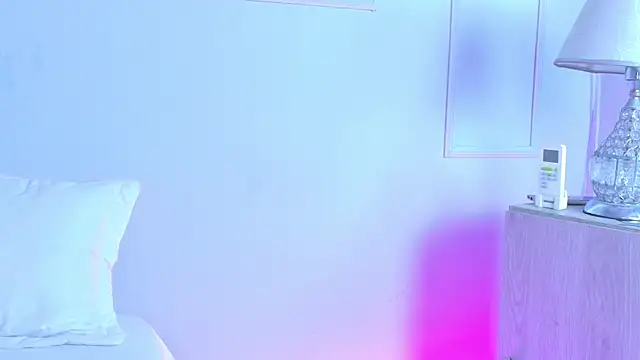 Chat +18 de VioletBloomm ao vivo