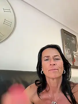 clarastrip's Live XXX Chat