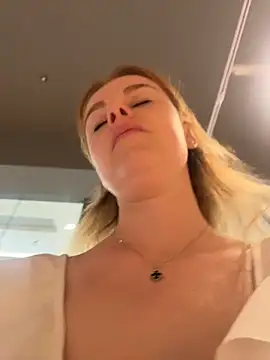 Chat XXX ao vivo de HarrietDart