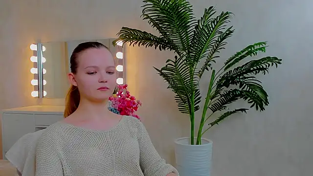 NaomiFess Adlı Modelin Canlı XXX Sohbeti