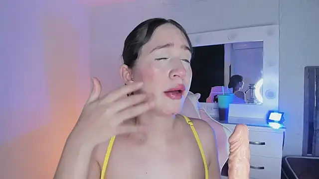 lovingdarcy_'s Live XXX Chat