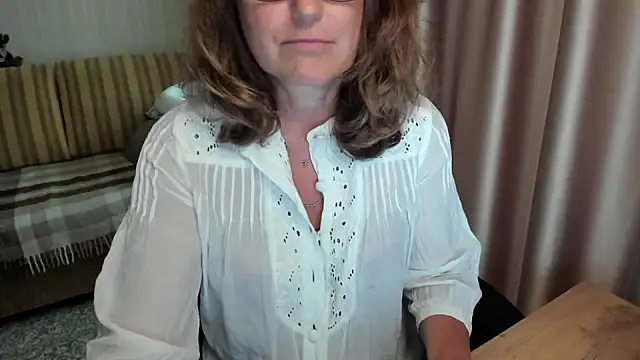 lauraoven live XXX chat