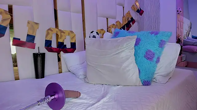 Chatroom XXX en direct de hillary_uckerman_