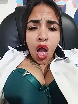 Czat XXX na żywo – MAYE__13