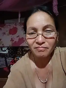 XXX chat uživo modela Cucci07