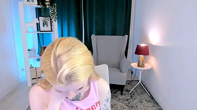 Laly_Peach 现场XXX聊天