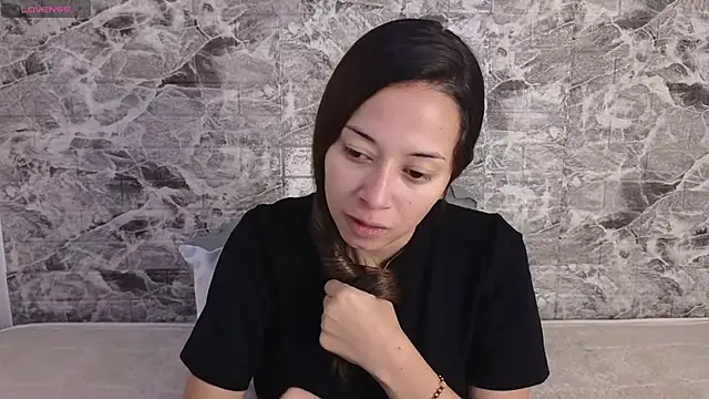 XXX chat uživo modela Danny_Ninaa