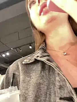 XXX chat uživo modela KrisMagnoly