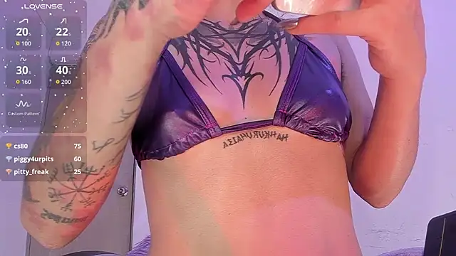 sarah_benjjaminn's Live XXX Chat