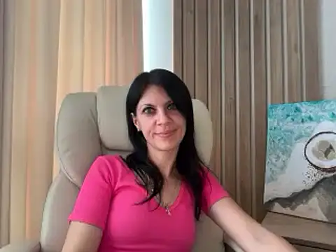 InjaAtHome Adlı Modelin Canlı XXX Sohbeti