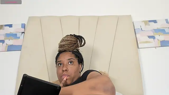 XXX chat uživo modela Sophia_Ebony