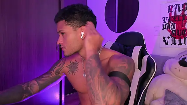 XXX chat uživo modela Alessandro_Vanni