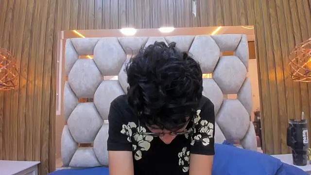 دردشة adams_bobby الجنسية المباشرة